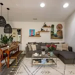 Rare Downtown Matthews Walk 2 Shops Restauraunts Hike Clt 2 Bedroom Not 3br * Charlotte