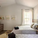 Rare Downtown Matthews Walk 2 Shops Restauraunts Hike Clt 2 Bedroom Not 3br Holiday home