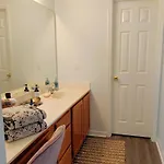 Rare Downtown Matthews Walk 2 Shops Restauraunts Hike Clt 2 Bedroom Not 3br