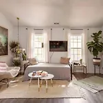 Rare Downtown Matthews Walk 2 Shops Restauraunts Hike Clt 2 Bedroom Not 3br *