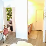 Holiday home Rare Downtown Matthews Walk 2 Shops Restauraunts Hike Clt 2 Bedroom Not 3br *