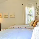 Rare Downtown Matthews Walk 2 Shops Restauraunts Hike Clt 2 Bedroom Not 3br Charlotte