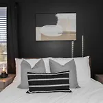 Quiet Getaway Home Near Uptown/Noda & Free Parking