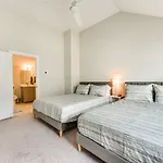 Modern + Stylish Condo: 5 Mi To Downtown Holiday home *