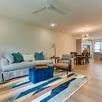 Holiday home Modern + Stylish Condo: 5 Mi To Downtown