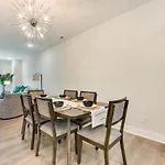 Modern + Stylish Condo: 5 Mi To Downtown Charlotte