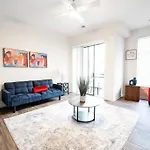 Luxury Wifi, Gym, Pool, Shops & Food! Unit 329 Apartment Charlotte