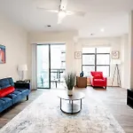 Luxury Wifi, Gym, Pool, Shops & Food! Unit 329 Apartment Charlotte