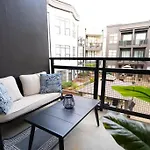 Luxury Wifi, Gym, Pool, Shops & Food! Unit 329 * Charlotte
