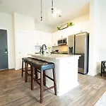 Apartment Luxury Wifi, Gym, Pool, Shops & Food! Unit 329 Charlotte