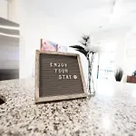 Luxury Wifi, Gym, Pool, Shops & Food! Unit 329 Apartment Charlotte