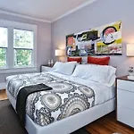 Apartment The Collection Clt: 800 Magnolia
