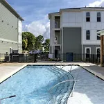 Charming New Building 2Br W Gym And Parking 305