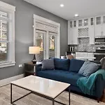 Modern Apartment In Prime Location Id2345X50