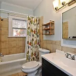 The Collection Clt: Kirkwood Avenue Apartment