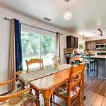 Quiet Charlotte Home With Backyard And Grill!