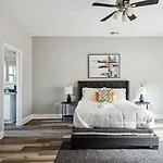 Suite Serenity 12Min From Uptown & Spectrum Ctr