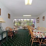 Quality Airport-near Uptown Hotel 2*