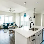 Apartment 2br Uptown Furnished Near Truist Fields Apts