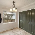 Single Story Fully Fenced Pet Friendly In The Arts District Holiday home *