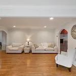 Single Story Fully Fenced Pet Friendly In The Arts District * Charlotte
