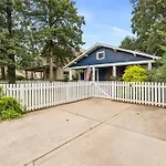 Single Story Fully Fenced Pet Friendly Bungalow In The Arts District