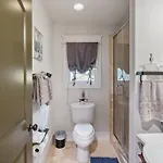 Single Story Fully Fenced Pet Friendly In The Arts District