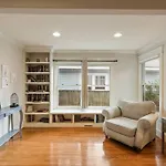 Single Story Fully Fenced Pet Friendly In The Arts District