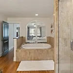 Holiday home Single Story Fully Fenced Pet Friendly In The Arts District Charlotte