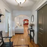 Single Story Fully Fenced Pet Friendly In The Arts District Holiday home
