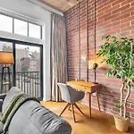 Charming 1br - Full Kitchen - Uptown Living