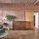 Charming 1br - Full Kitchen - Uptown Living *