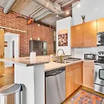 Charming 1br - Full Kitchen - Uptown Living Charlotte