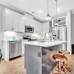 Modern Luxury ~ King Bed ~ 1br In Plaza Midwood *
