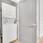 Apartment Modern Luxury ~ King Bed ~ 1br In Plaza Midwood *