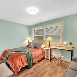2br Condo~ Relax Or Work Remotely With A+ Location * Charlotte