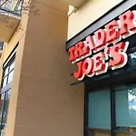 Queen Bed In Dilworth ◈ Shopping ◈ Restaurants