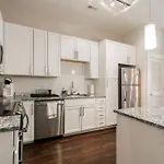 Queen Bed In Dilworth ◈ Shopping ◈ Restaurants Apartment *