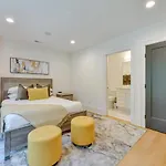 Luxe Townhome In South End Near Uptown! Holiday home *