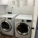 Large Bedroom With 2 Queen Bed - Not Entire Place Homestay