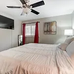 Charm Haven With Outdoor Tv Holiday home Charlotte