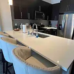 Spacious Luxury 2 Bedroom-2 Bath In Uptown With Balcony -80 Apartment