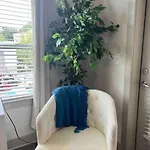 Spacious Luxury 2 Bedroom-2 Bath In Uptown With Balcony -80 Apartment *