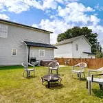 King Suite Whottub Close 2 Uptown New Renovated