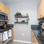 Free Parking I Uptown Luxury W Pool & Rooftop