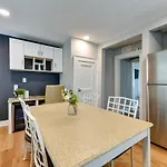 Stunning Retreat ~ 2 Mi To Center! *