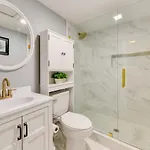 Holiday home Stunning Retreat ~ 2 Mi To Center! Charlotte