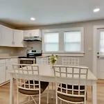 Stunning Retreat ~ 2 Mi To Center! * Charlotte