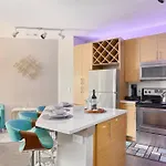 Dt Charm With Pool,gym,wine,wkspace, Free Parking Apartment Charlotte