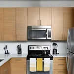 1br Uptown, Pool, Wine, Near Convention Center_311
